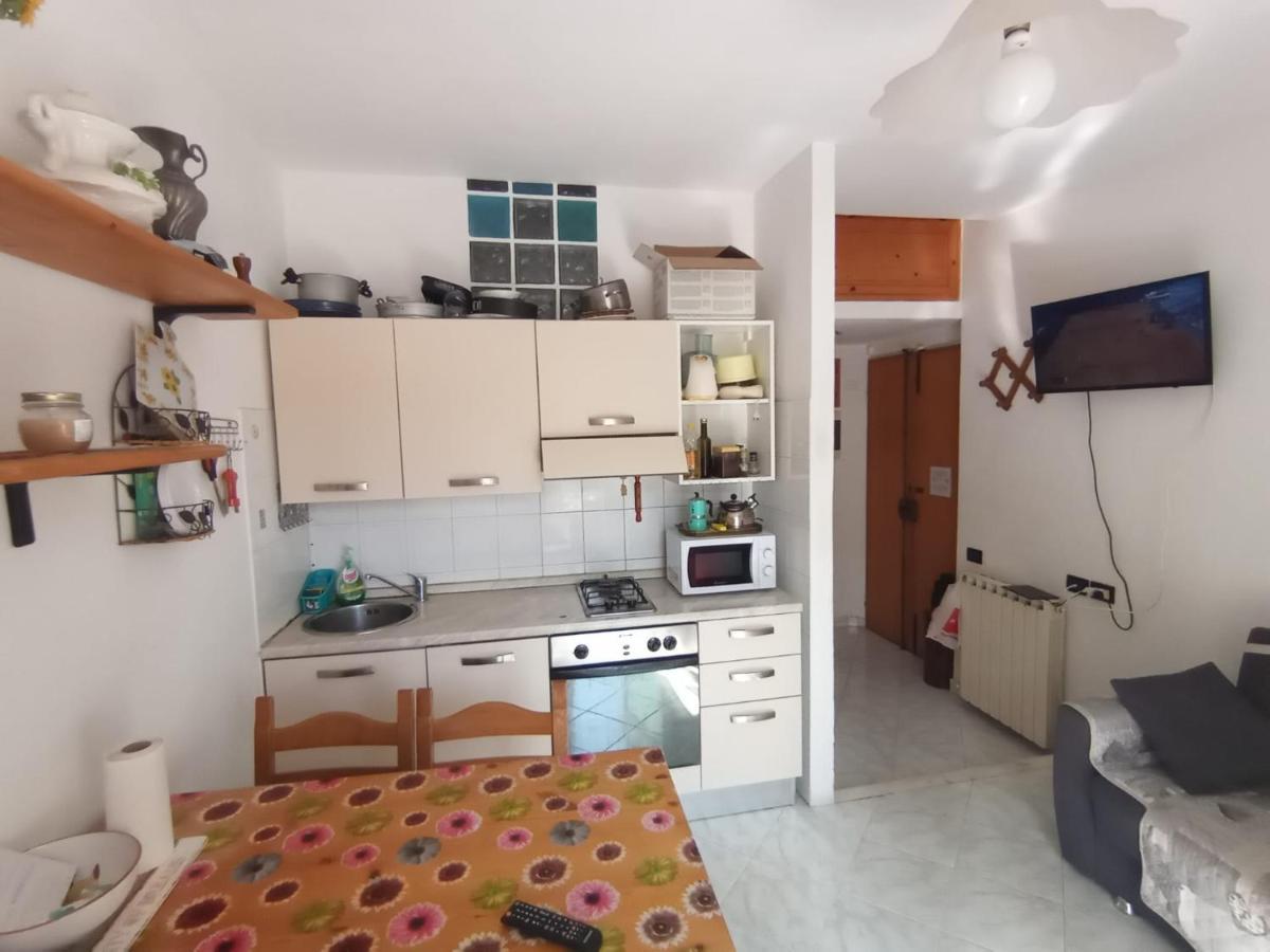 Appartement Casa Albarosa, 10 Min Walk Train Station, Free Parking. à La Spezia Extérieur photo